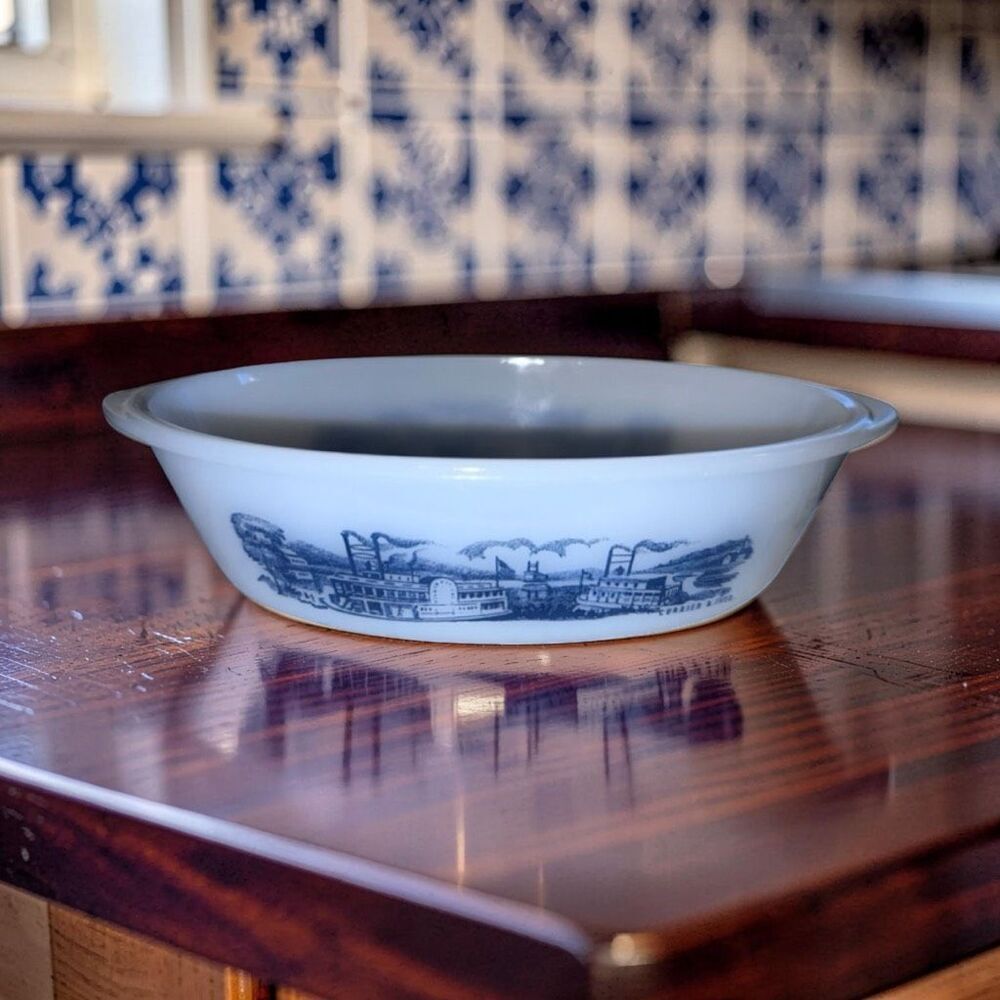 Vintage 1960s Glasbake Currier and Ives One Quart Casserole Dish